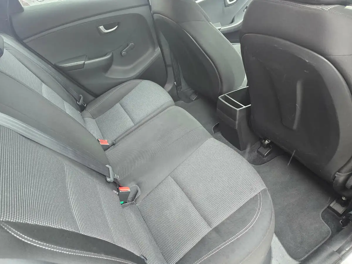 2014-hyundai-i30-14-classic-5d-big-19