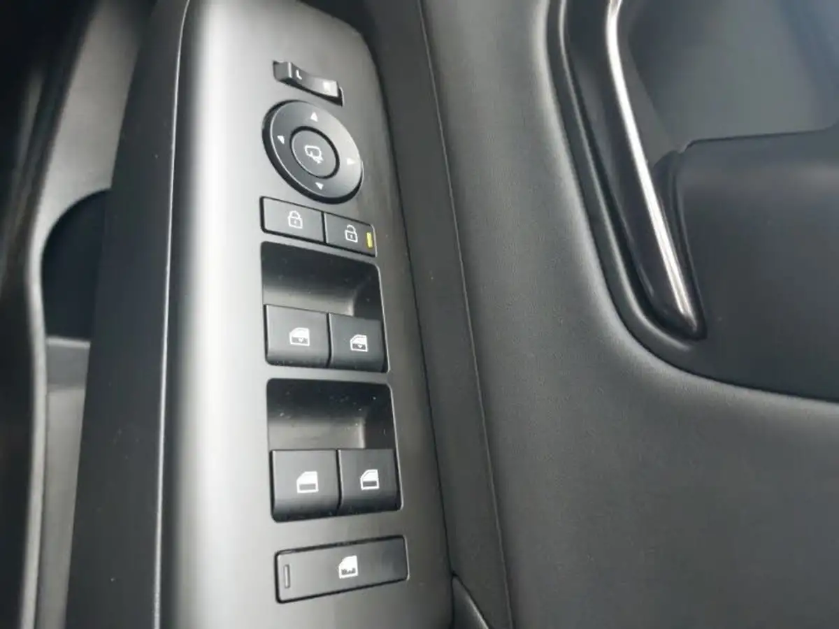 2025-hyundai-kona-10-t-gdi-n-line-s-100ps-two-tone-roof-big-16