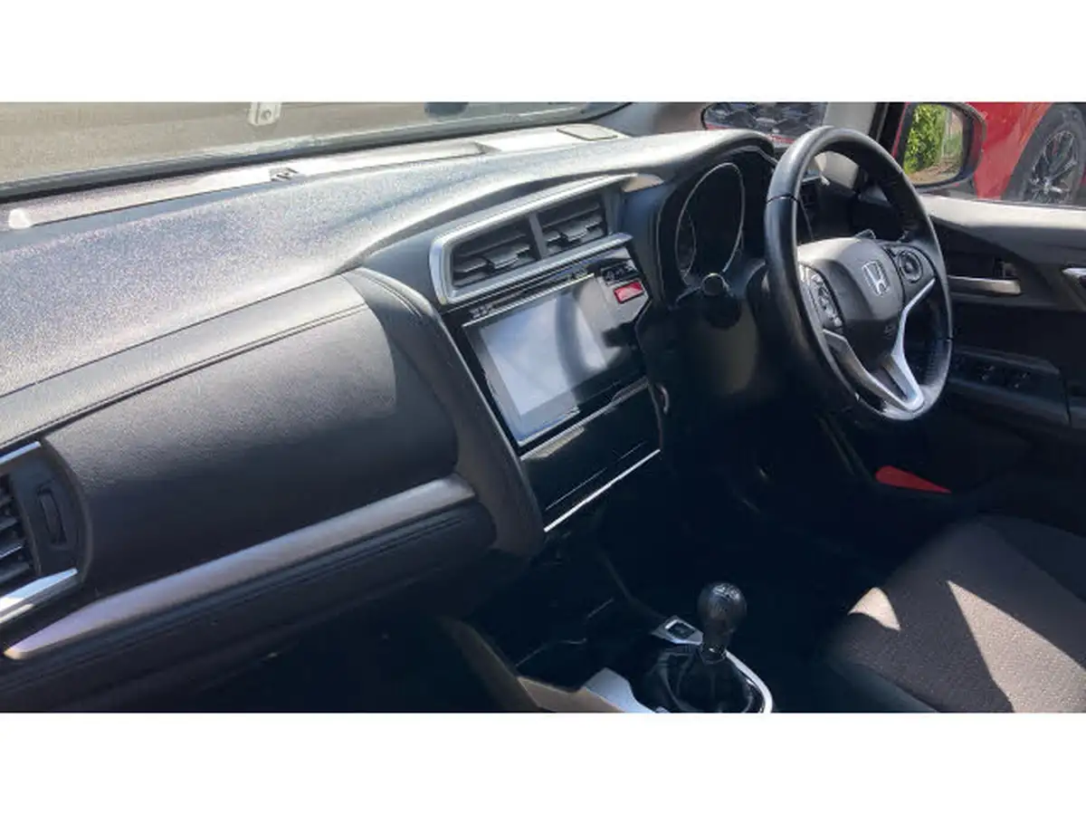2016-honda-jazz-13-i-vtec-ex-navi-big-1