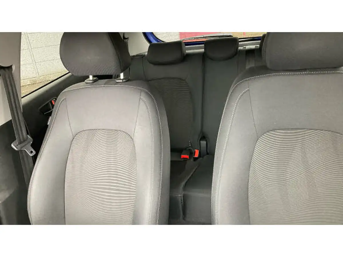2019-hyundai-i10-10-play-big-14