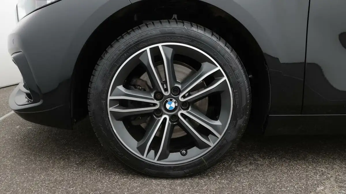 2022-bmw-1-series-15td-116d-sport-dct-big-18