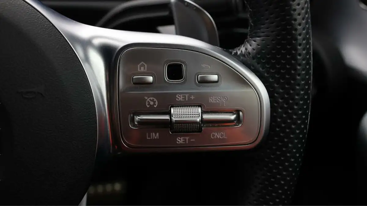 2020-mercedes-benz-a-class-20-a35-amg-executive-hatchback-5d-big-23