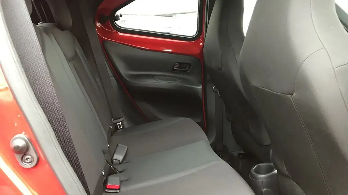 2024-toyota-aygo-x-10-vvt-i-exclusive-big-11