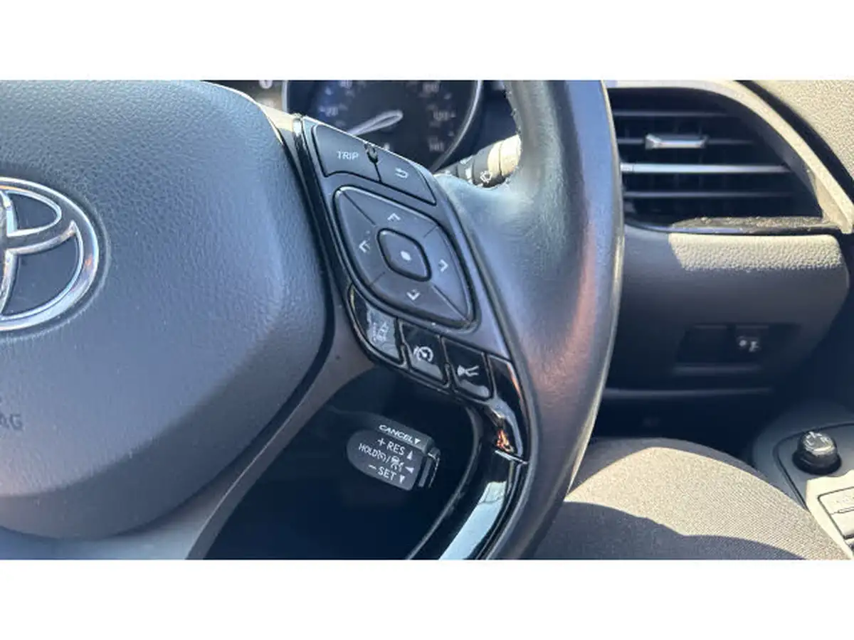 2022-toyota-c-hr-18-vvt-i-icon-big-22