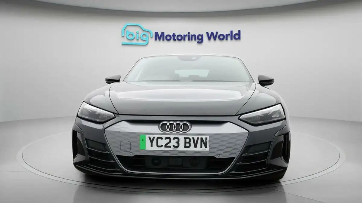 2023-audi-e-tron-gt-e-big-2