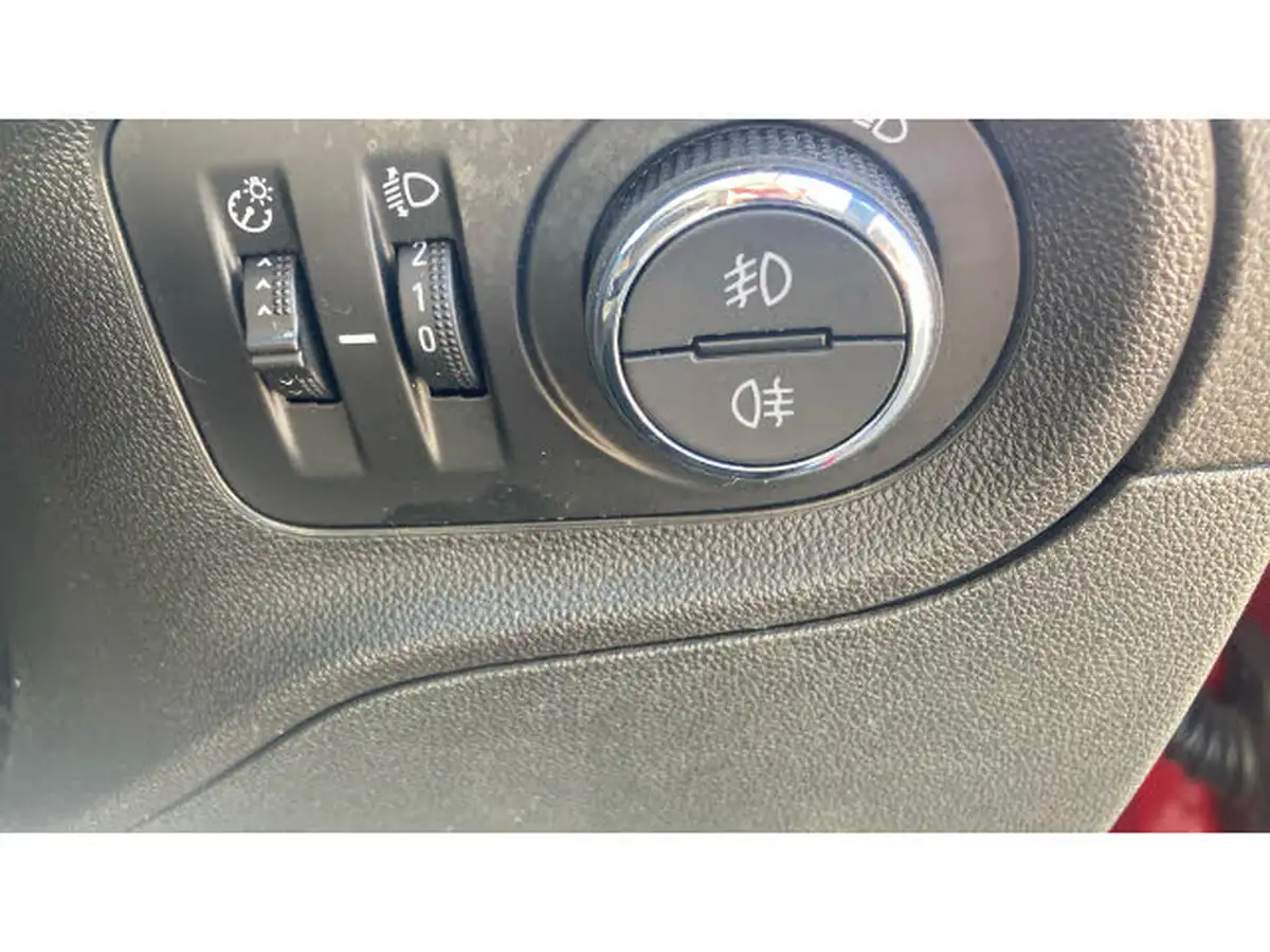 2019-vauxhall-grandland-x-12-tech-line-nav-big-23