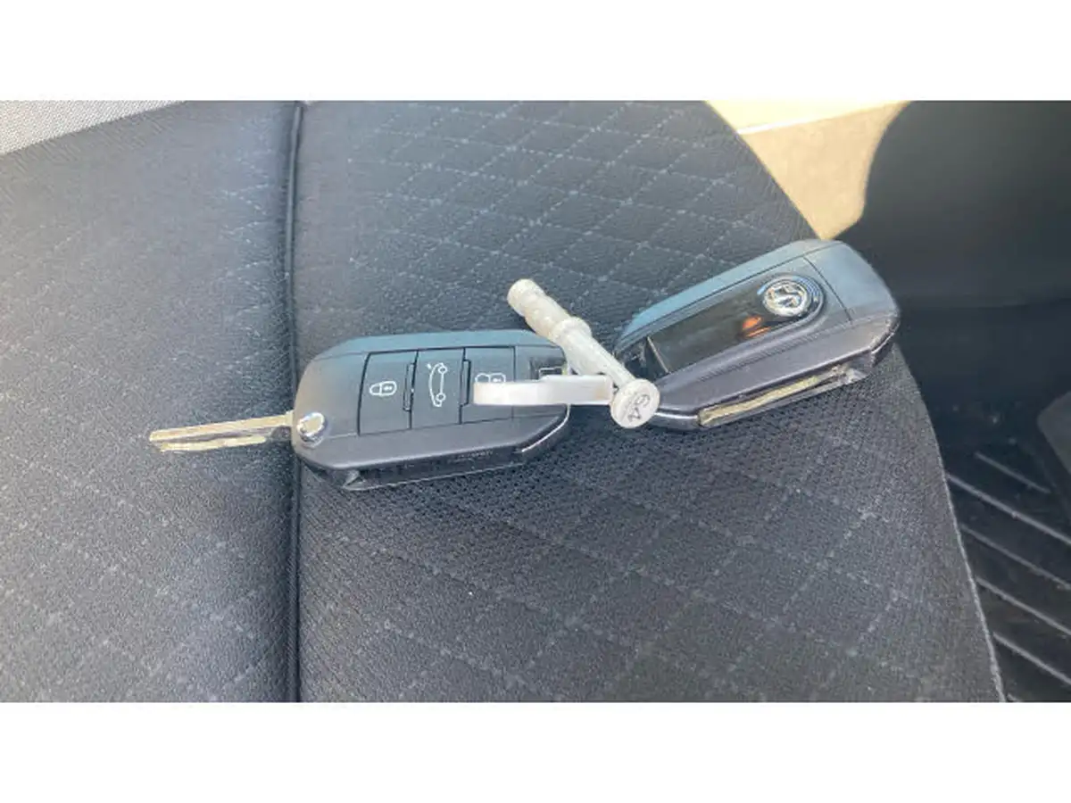 2019-vauxhall-grandland-x-12-tech-line-nav-big-19