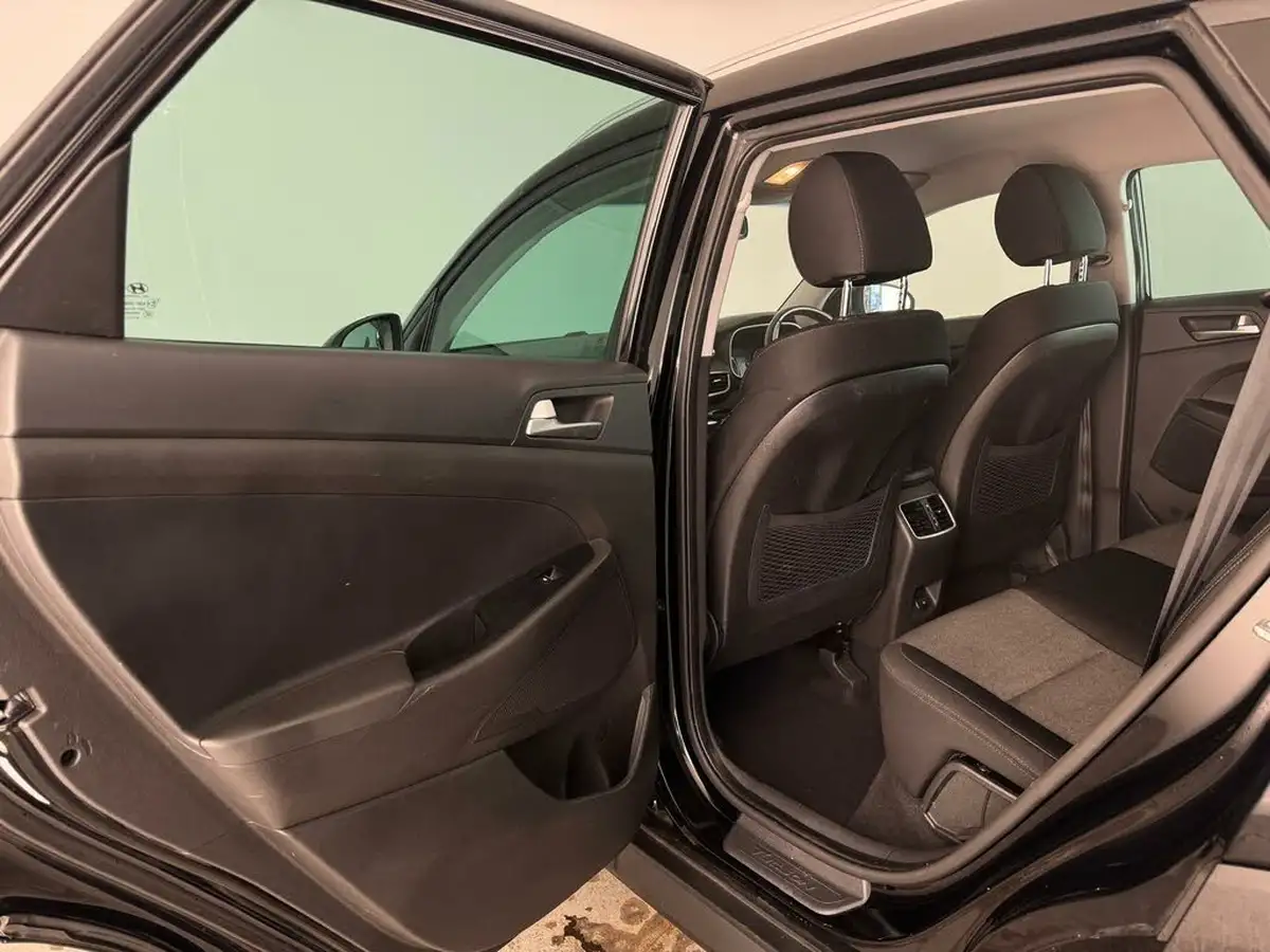 2018-hyundai-tucson-16-gdi-se-nav-big-13