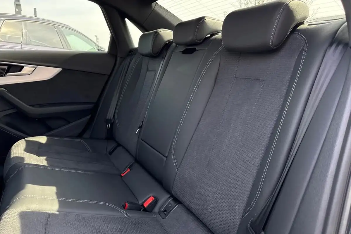 2024-audi-a4-20-35-tfsi-s-line-big-18