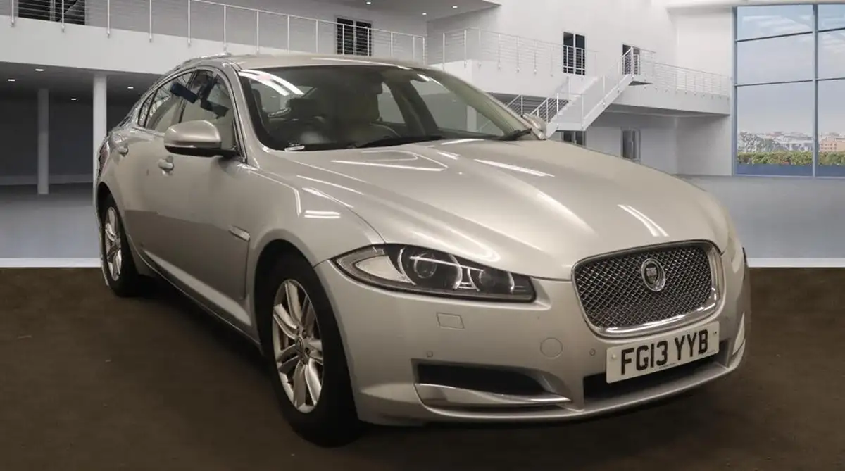 2013-jaguar-xf-22td-luxury-200ps-ss-saloon-4d-auto-big-0