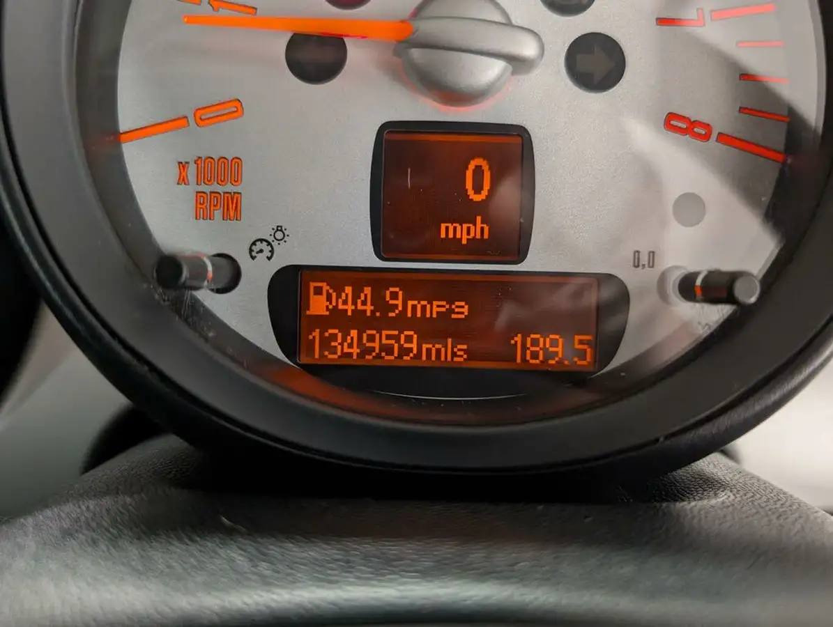 2011-mini-clubman-16-one-big-33