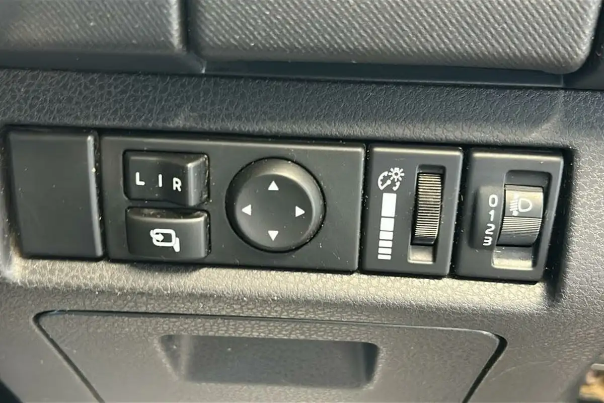 2014-isuzu-d-max-25td-yukon-double-pickup-big-20