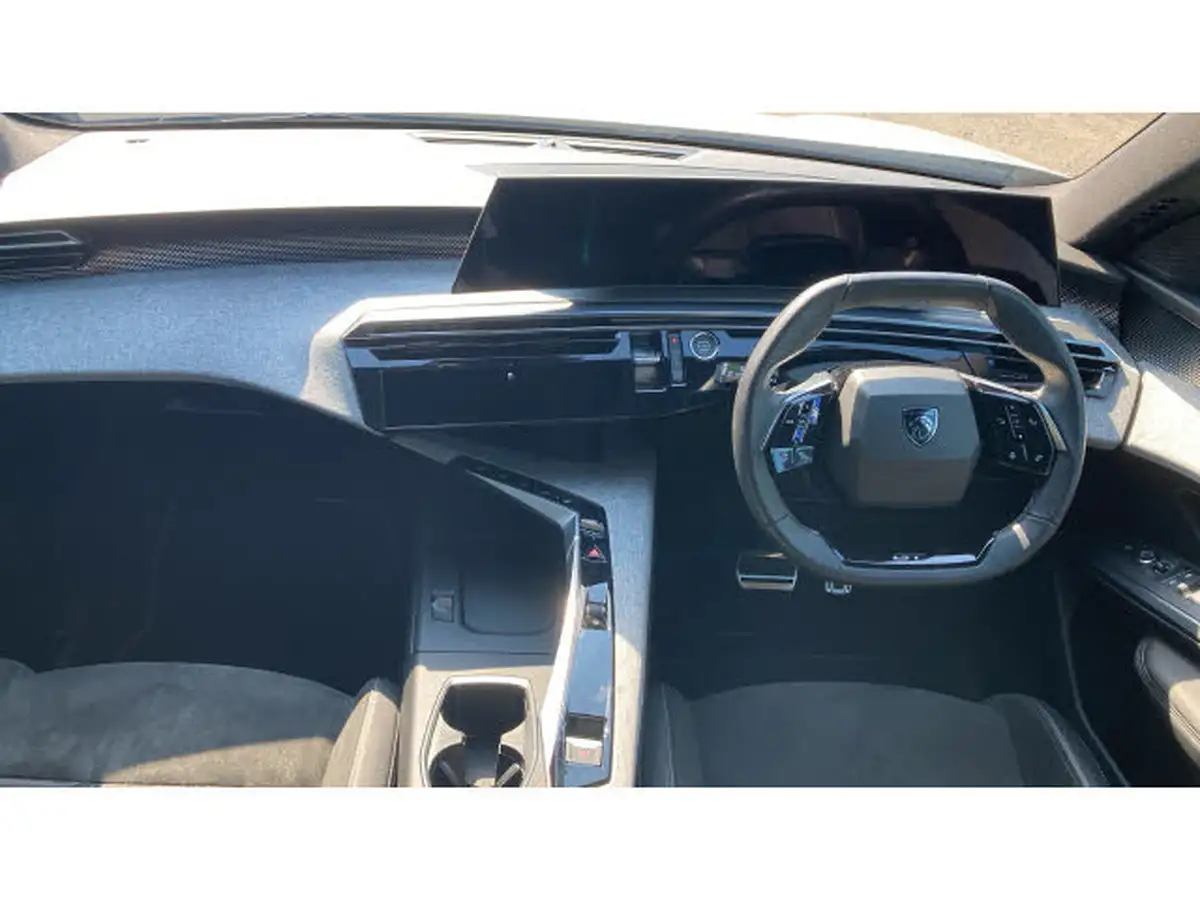 2025-peugeot-3008-suv-12-puretech-gt-136ps-hybrid-e-dsc6-big-9