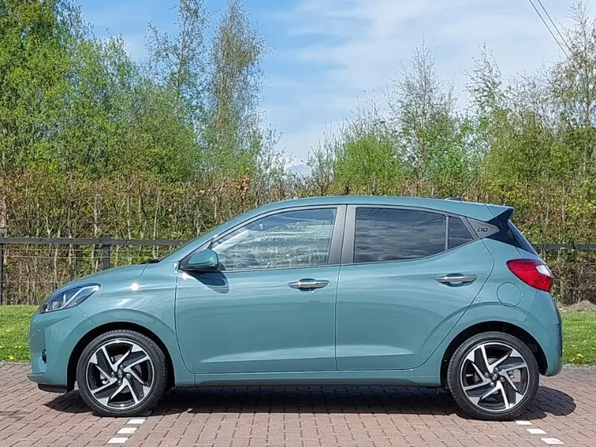 2024-hyundai-i10-12-premium-79ps-auto-big-3