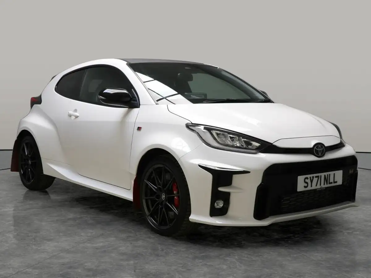2021-toyota-yaris-16-gr-circuit-pack-big-8
