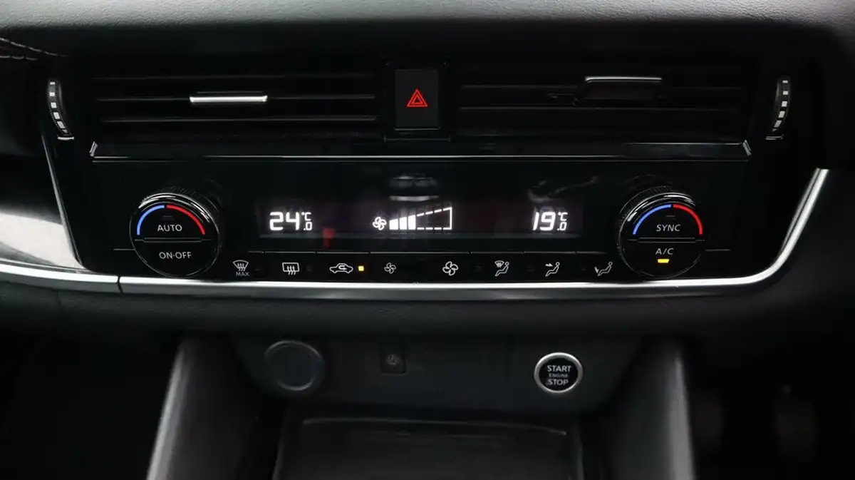 2021-nissan-qashqai-13-dig-t-premiere-edition-140ps-big-12