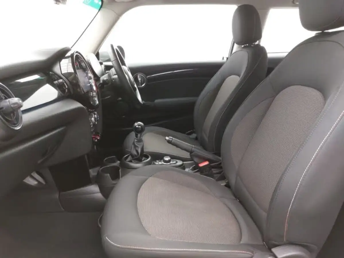 2022-mini-cooper-15-one-classic-3d-big-4