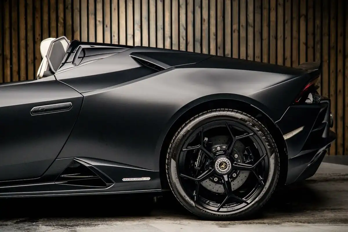 2023-lamborghini-huracan-52-evo-big-12