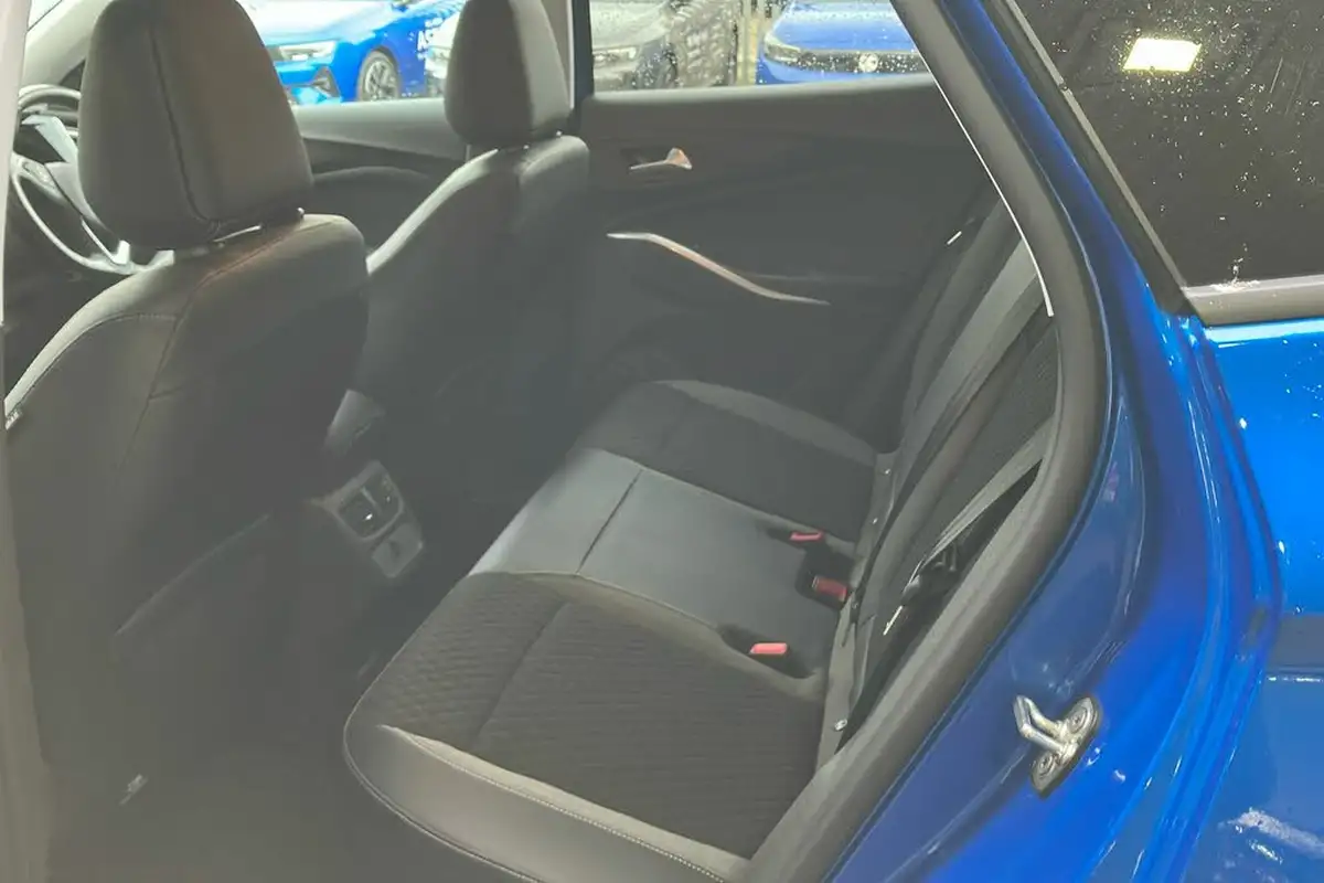 2022-vauxhall-grandland-16-elite-big-4