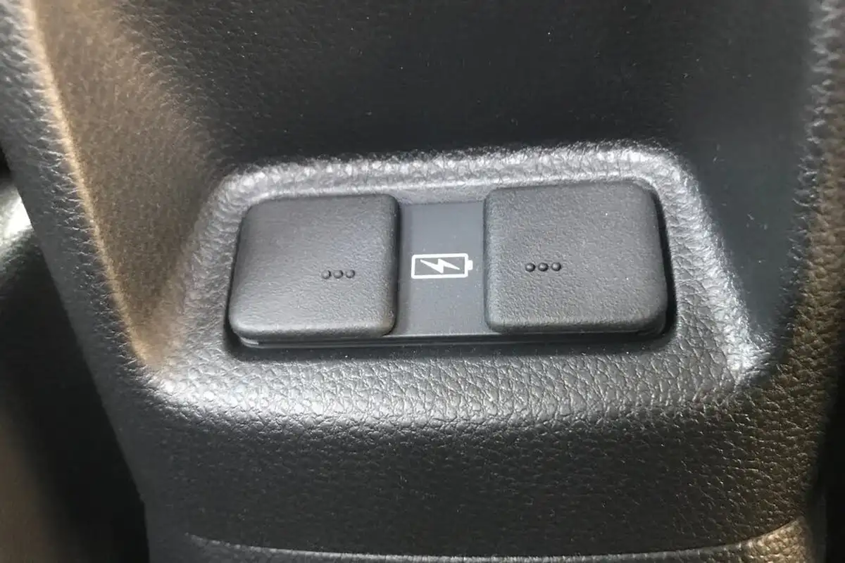 2025-honda-jazz-15-i-mmd-advance-big-28