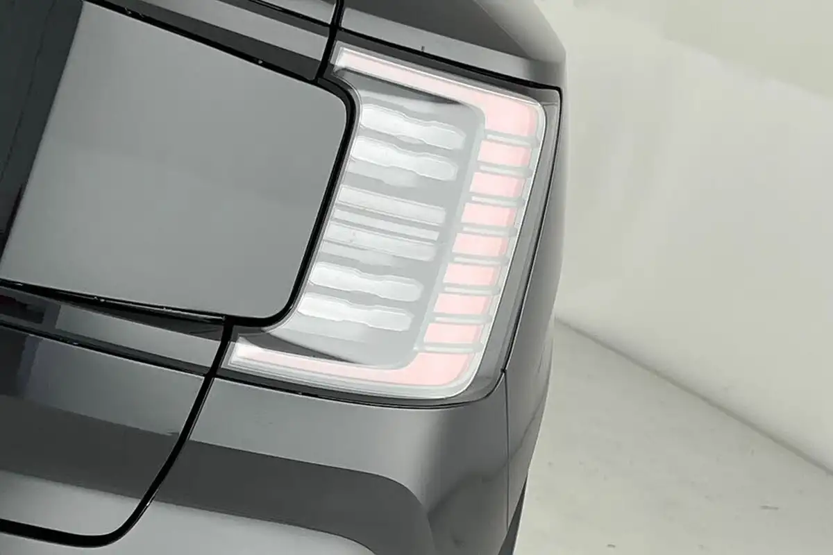 2024-volvo-ex30-e-single-motor-plus-extended-range-big-19