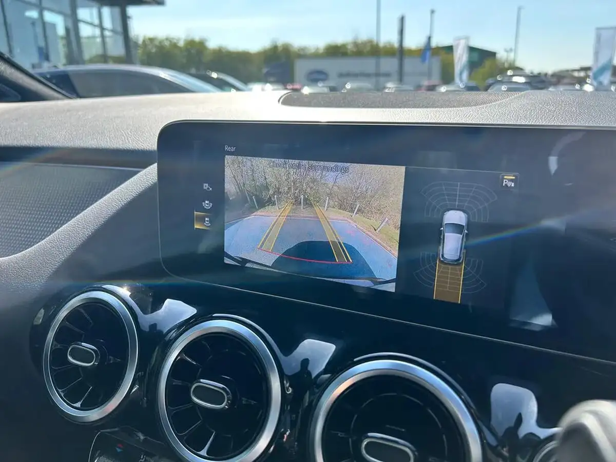 2021-mercedes-benz-gla-class-20d-gla-200d-sport-executive-big-28