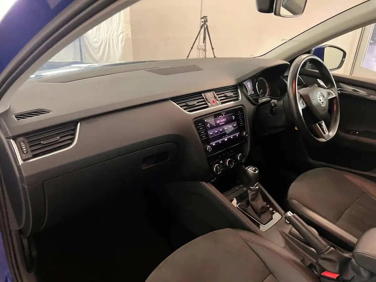 2020-skoda-octavia-20tdi-se-l-150ps-estate-dsg-big-23