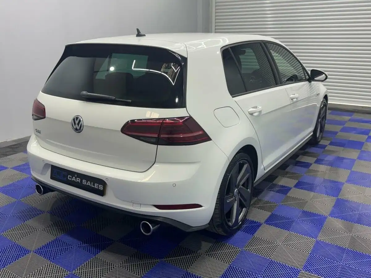2018-volkswagen-golf-20-tsi-gti-5d-big-6