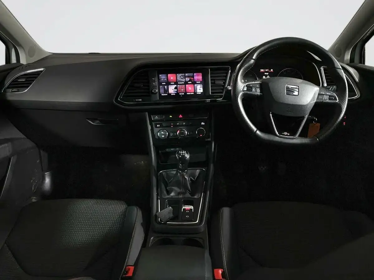 2019-seat-leon-20tdi-fr-hatchback-big-1