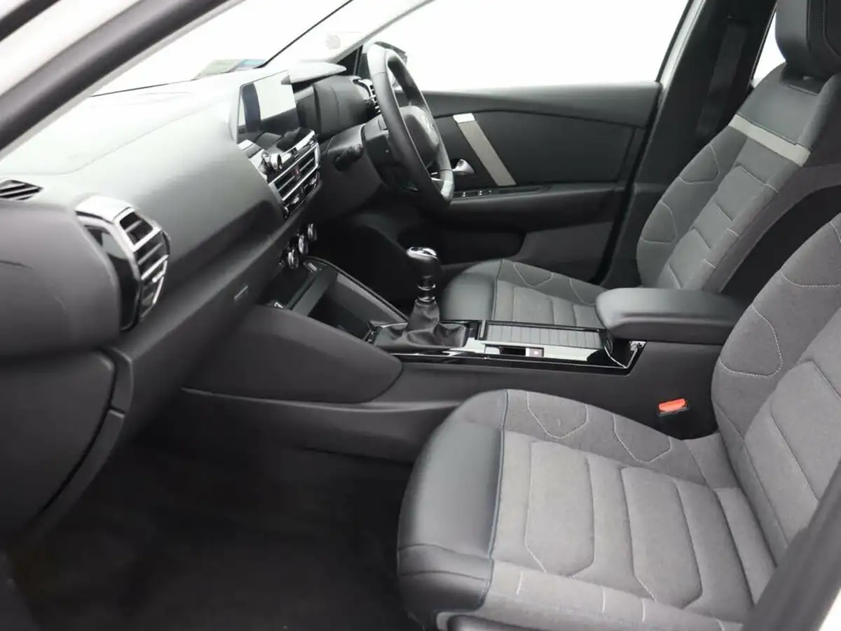 2022-citroen-c4-12-puretech-sense-big-8