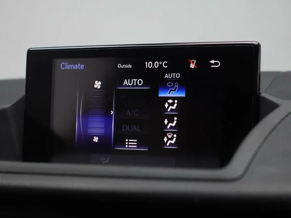 2019-lexus-ct-200h-18-f-sport-big-24