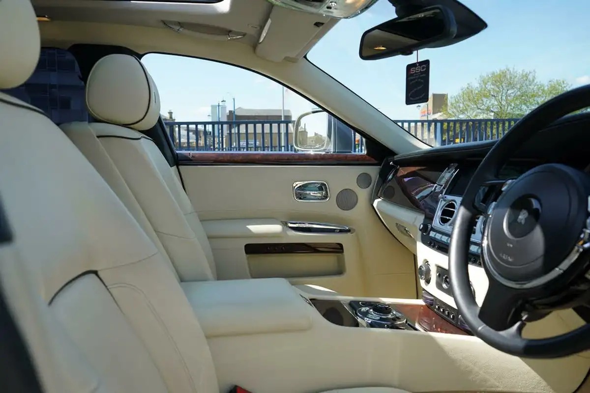 2011-rolls-royce-ghost-66-big-11