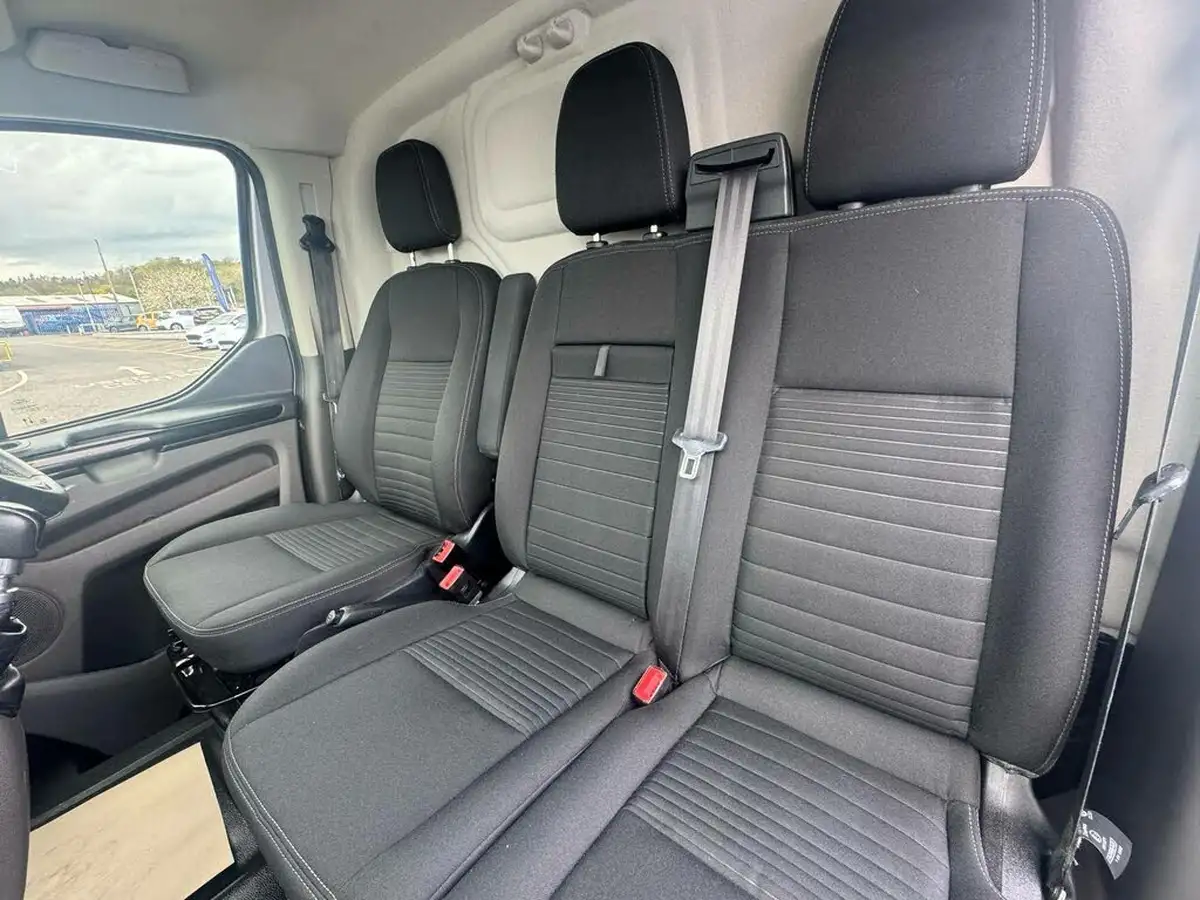 2022-ford-transit-custom-big-11