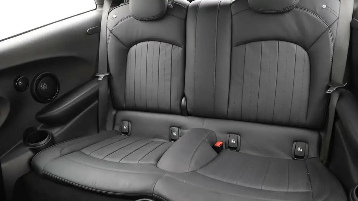 2022-mini-cooper-e-cooper-s-collection-edition-big-16