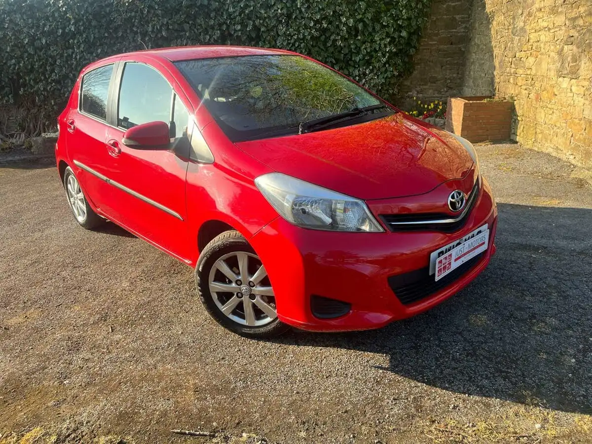 2012-toyota-yaris-10-tr-touch-go-5d-big-41