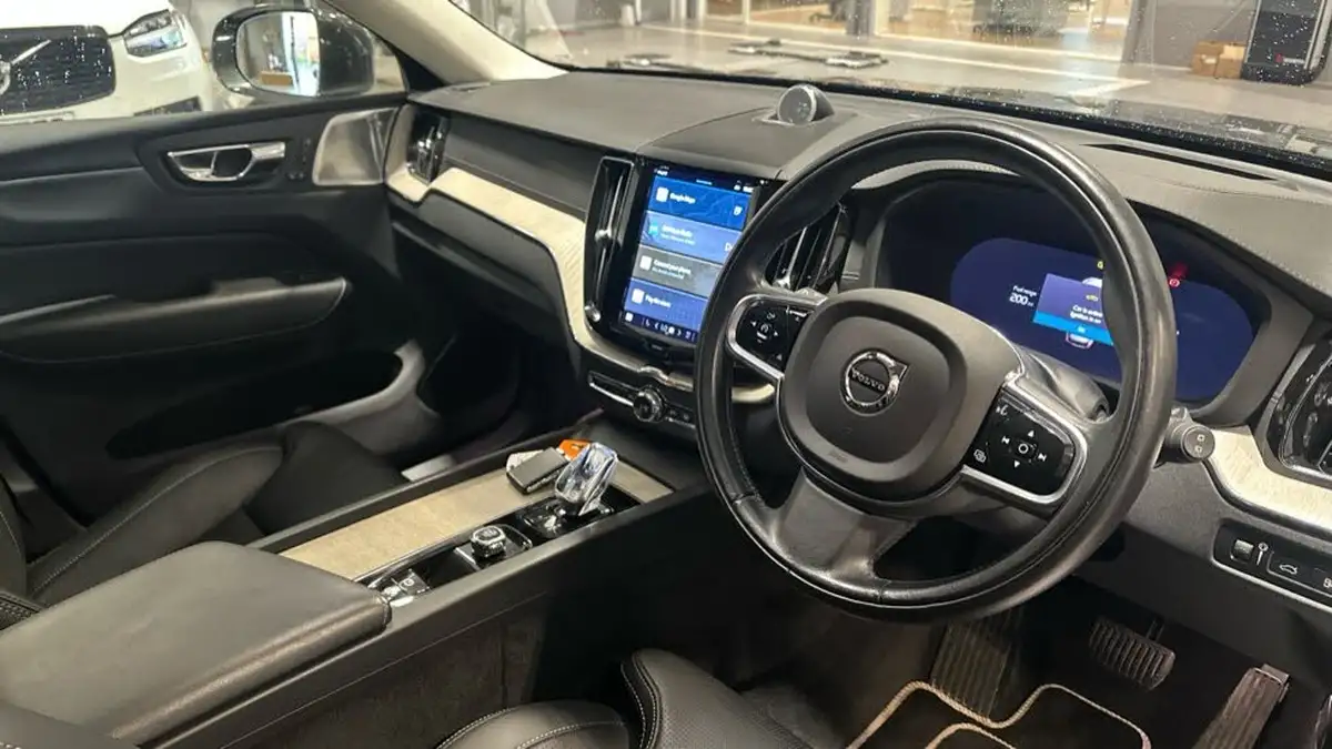 2022-volvo-xc60-20-t8-inscription-pro-455bhp-plug-in-hybrid-big-3