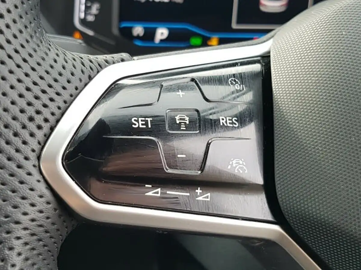 2022-volkswagen-tiguan-15-tsi-r-line-big-15