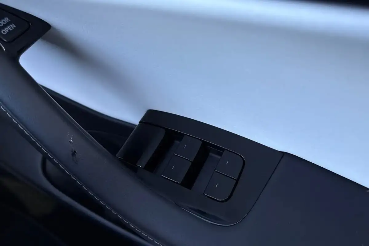 2020-tesla-model-3-e-performance-big-40