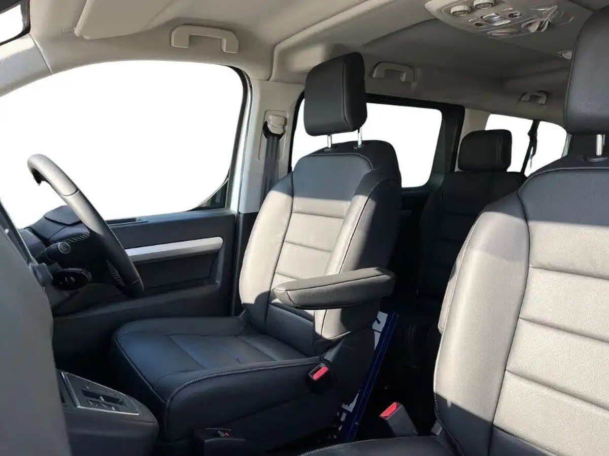 2023-peugeot-traveller-e-business-vip-long-big-7