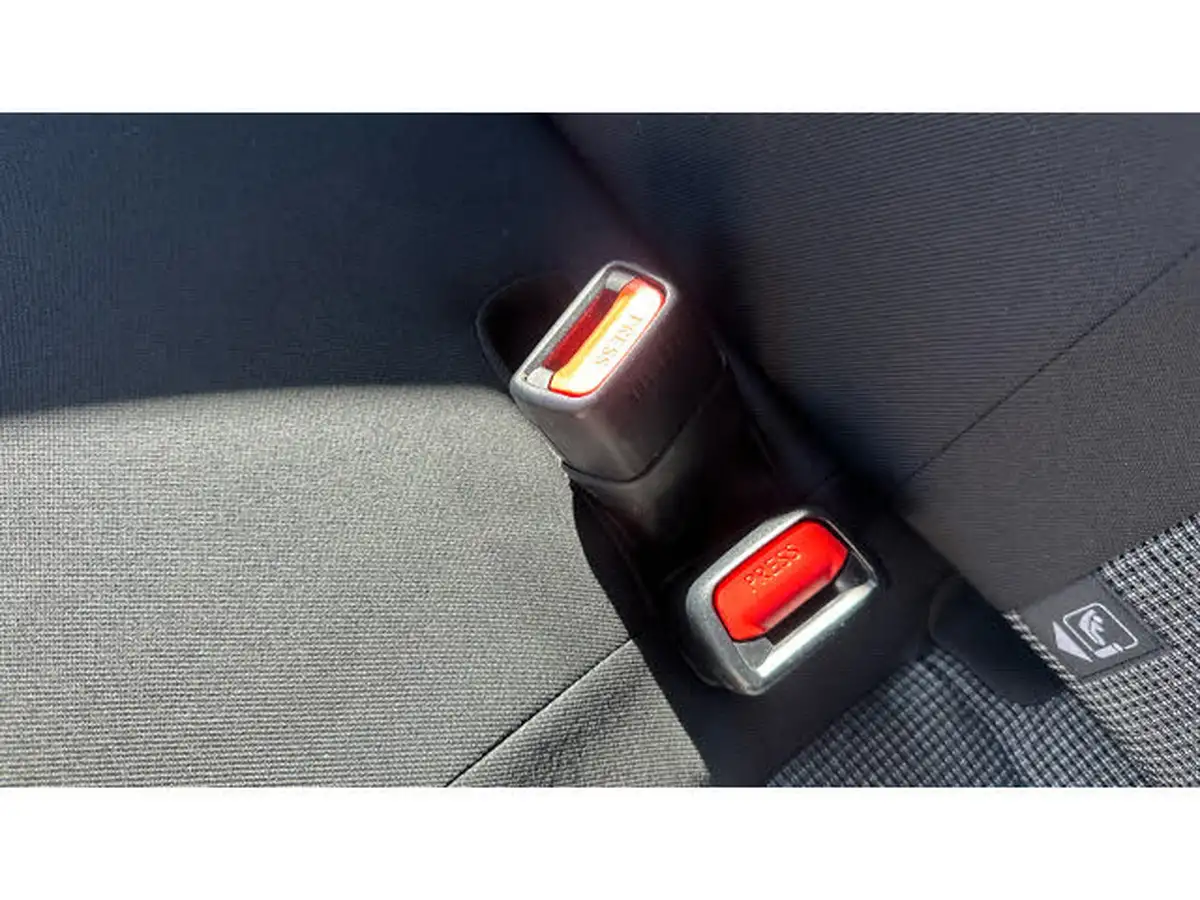 2020-toyota-yaris-15-vvt-i-y20-111bhp-1496cc-big-16