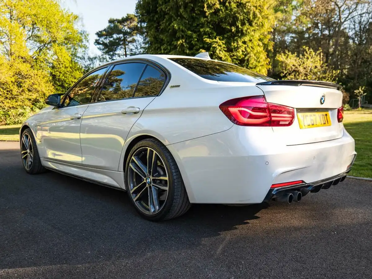 2017-bmw-3-series-20-330e-m-sport-shadow-edition-big-35