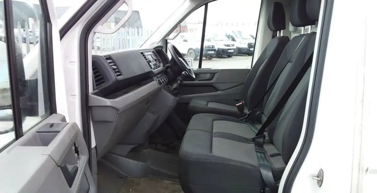 2020-volkswagen-crafter-20tdi-cr35-lwb-startline-140pseu6dt-e-rwd-chassis-cab-big-10