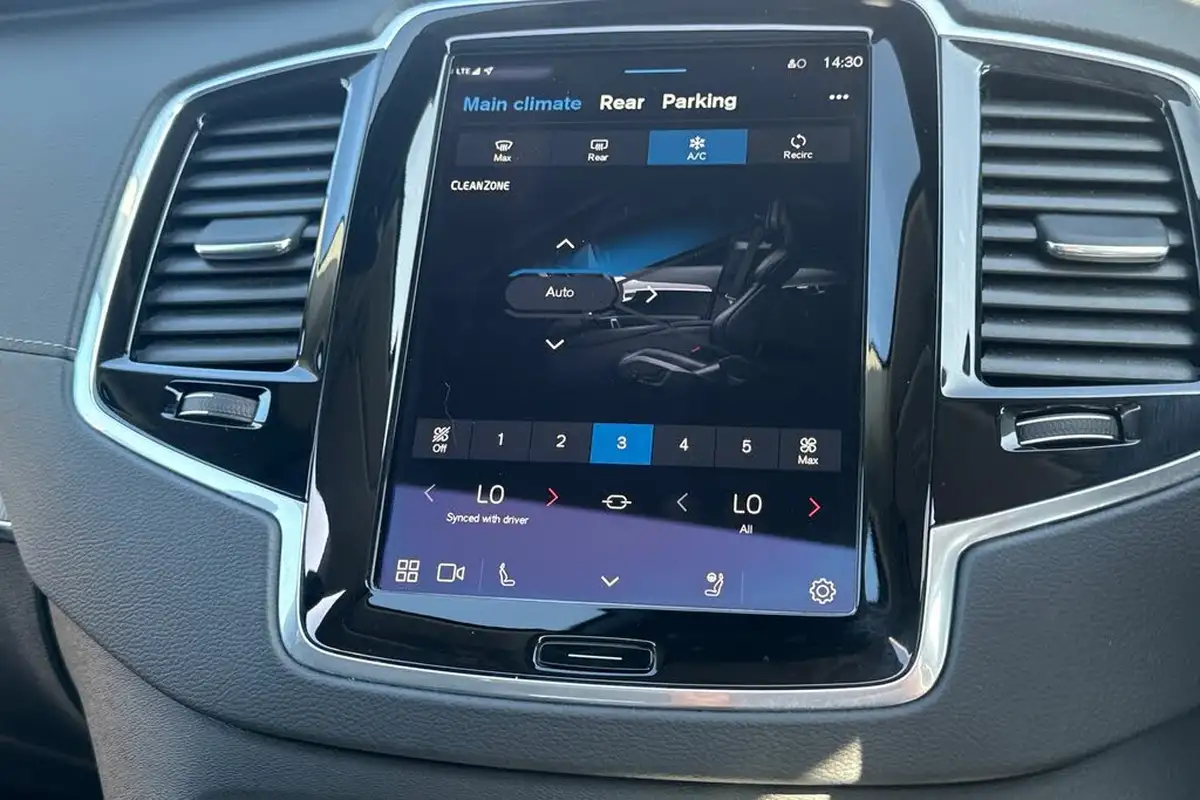 2024-volvo-xc90-20-t8-ultimate-dark-big-25