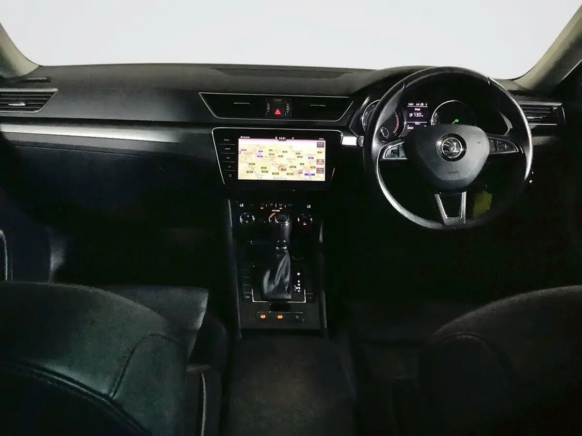2017-skoda-superb-20-tsi-se-l-executive-220ps-estate-big-2