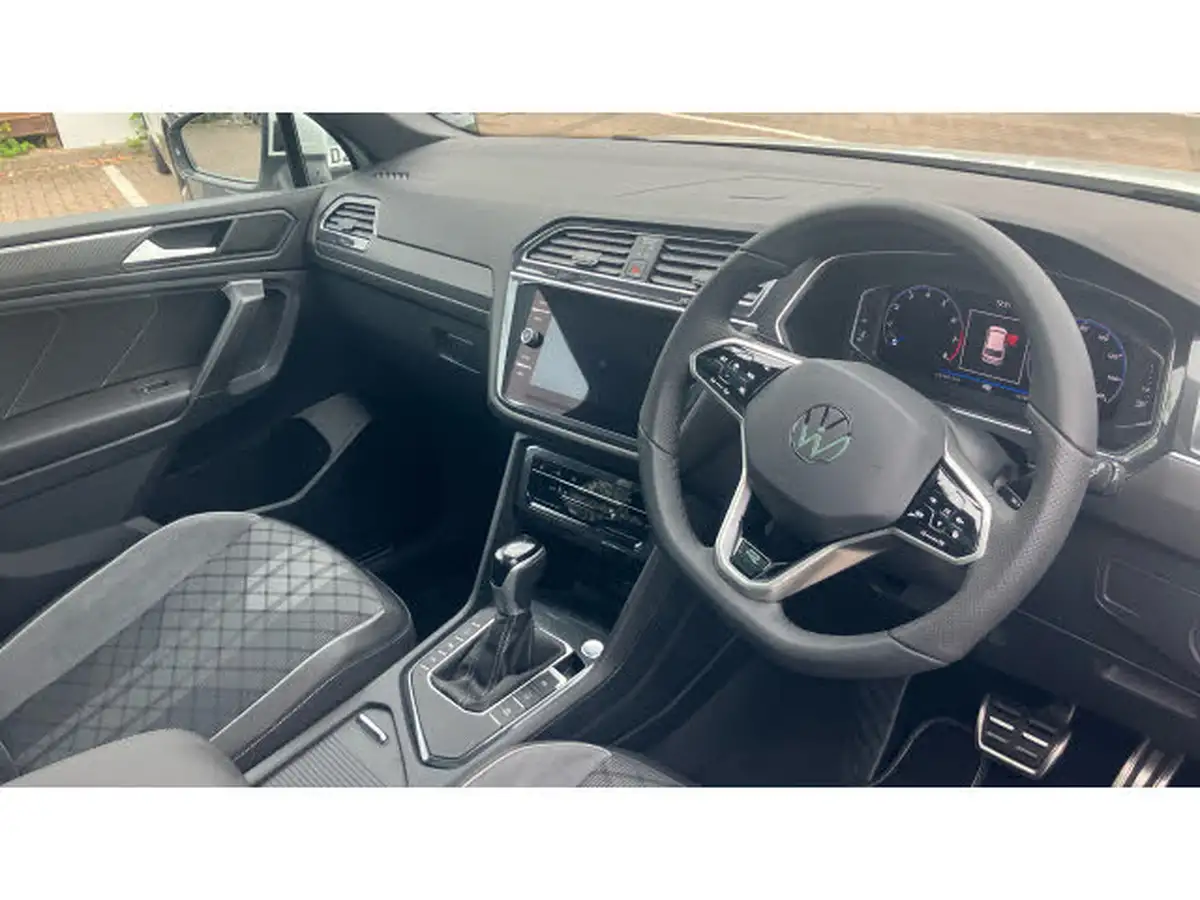 2022-volkswagen-tiguan-allspace-15-tsi-r-line-big-5