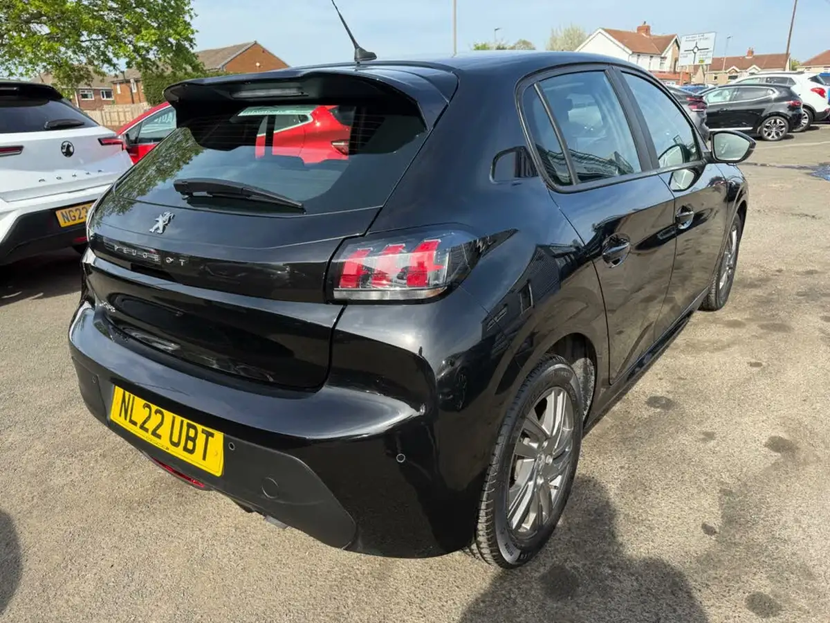 2022-peugeot-208-12-puretech-active-premium-100bhp-eat8-big-6