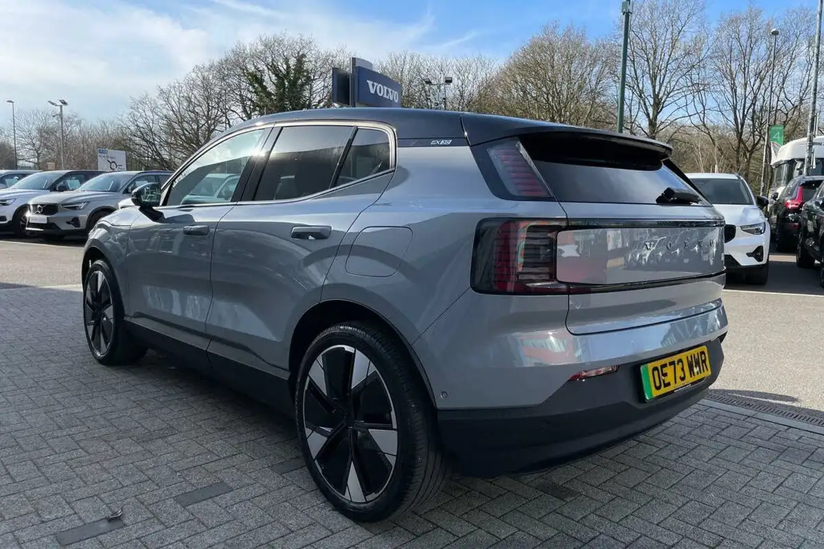 2024-volvo-ex30-e-single-motor-ultra-big-8