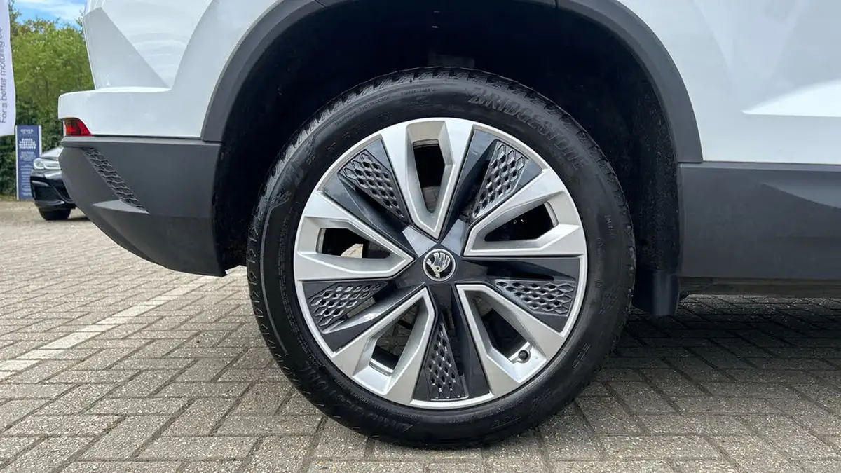 2023-skoda-karoq-15-tsi-se-l-dsg-big-18