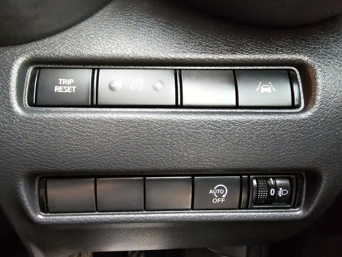 2020-nissan-juke-10-dig-t-n-connecta-117ps-dct-big-13