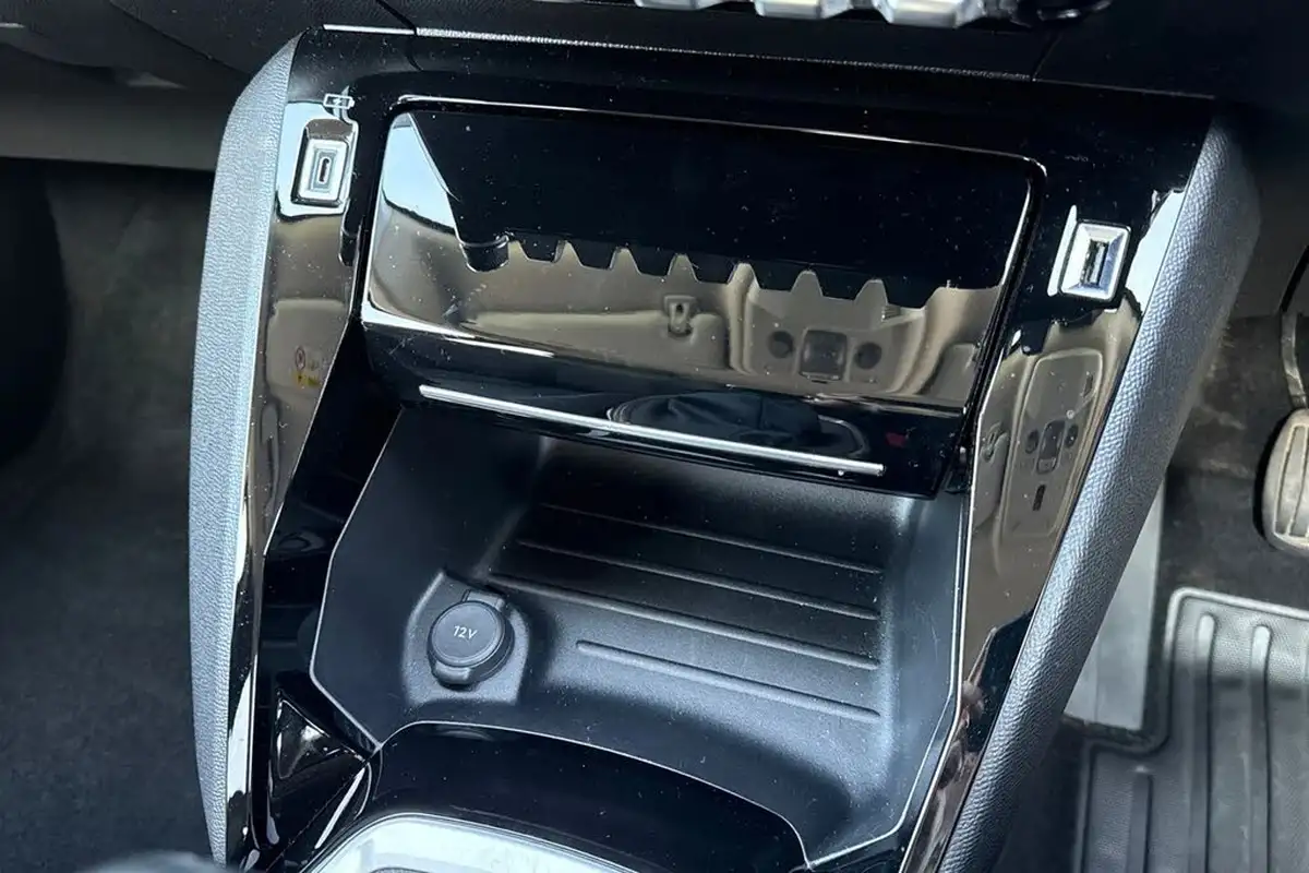 2021-peugeot-2008-suv-12-puretech-allure-130bhp-big-53